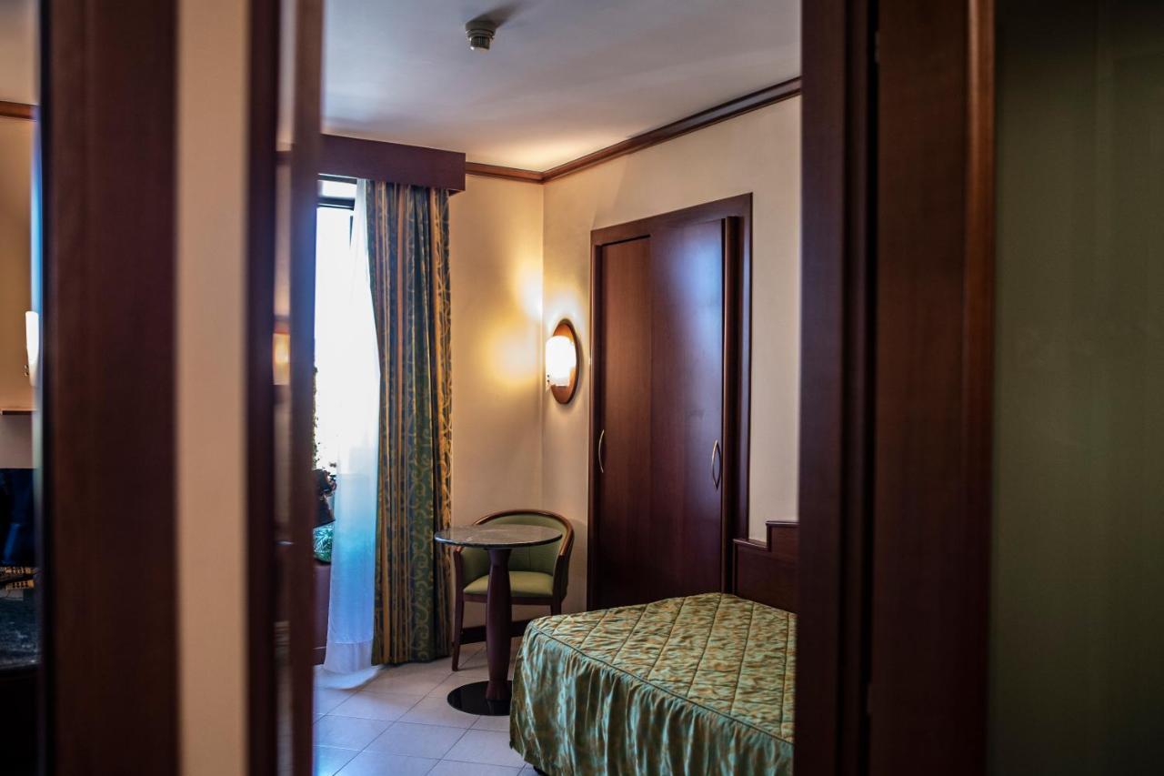 Hotel Garibaldi Milazzo Zewnętrze zdjęcie