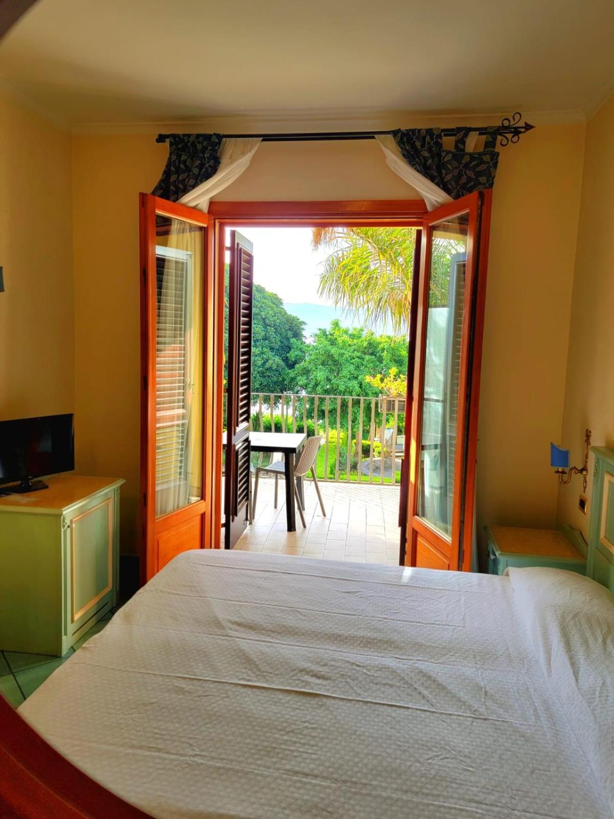 Hotel Garibaldi Milazzo Zewnętrze zdjęcie